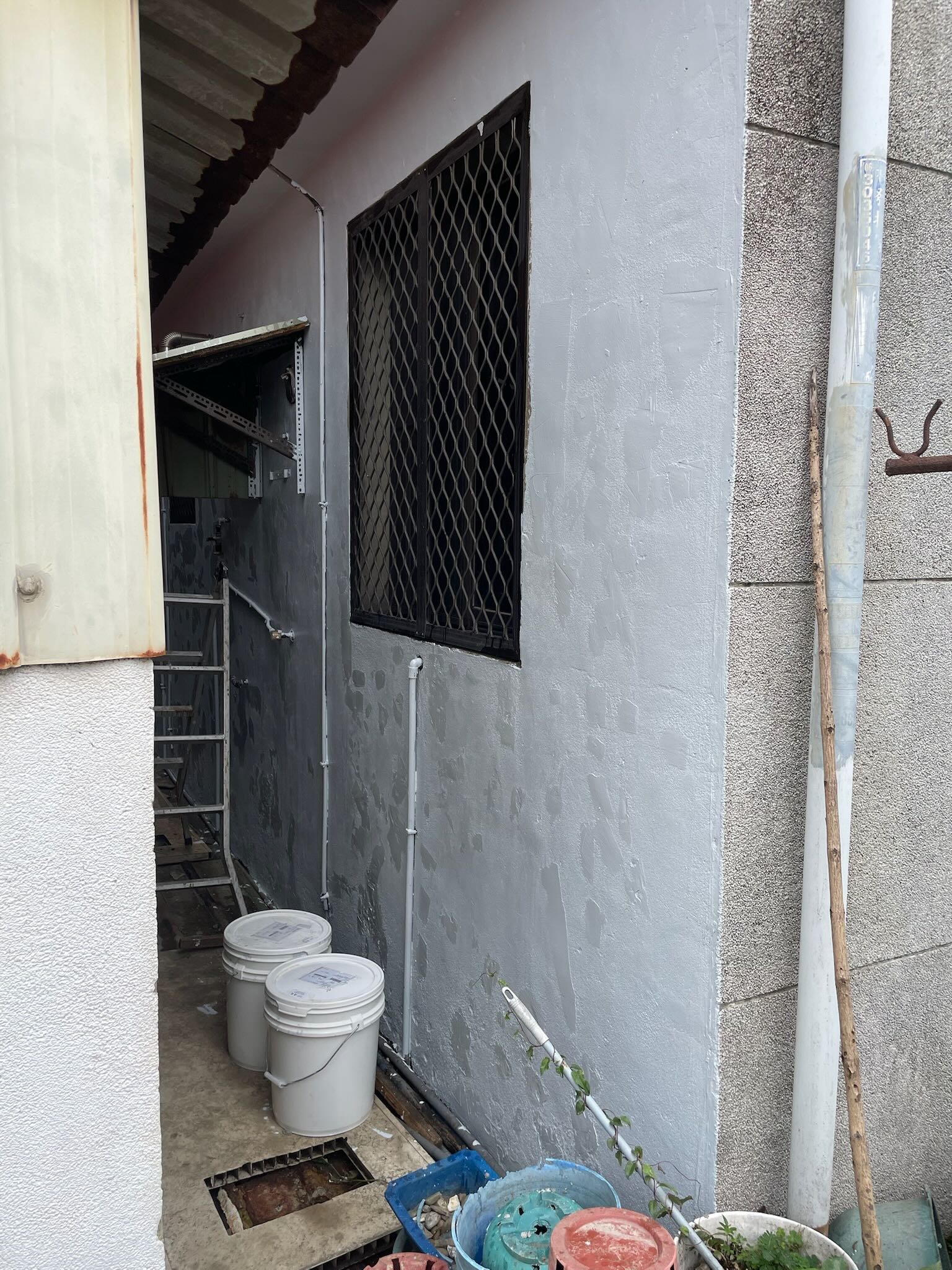 台南老屋外牆防水施工中